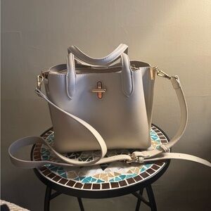 Francesca's Collections Cream Crossbody Bag